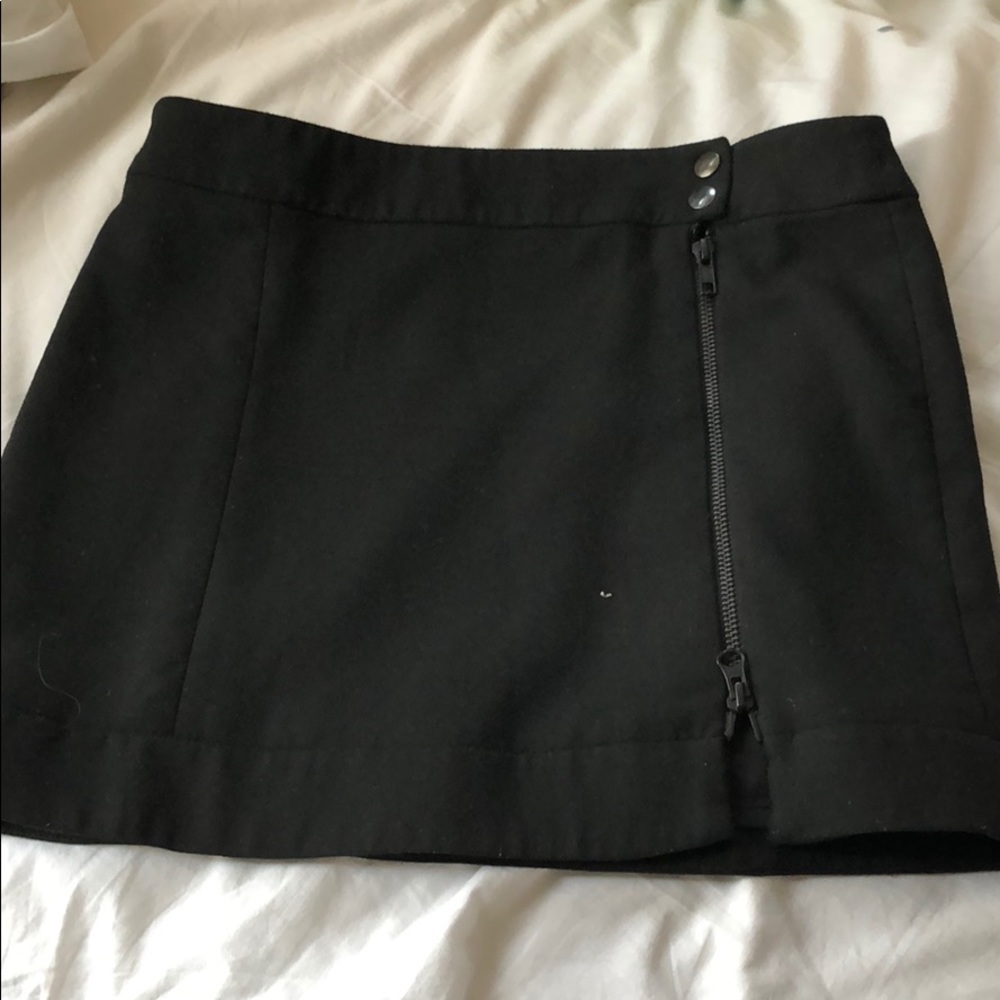 French Connection Black Mini Skirt w/ side zipper